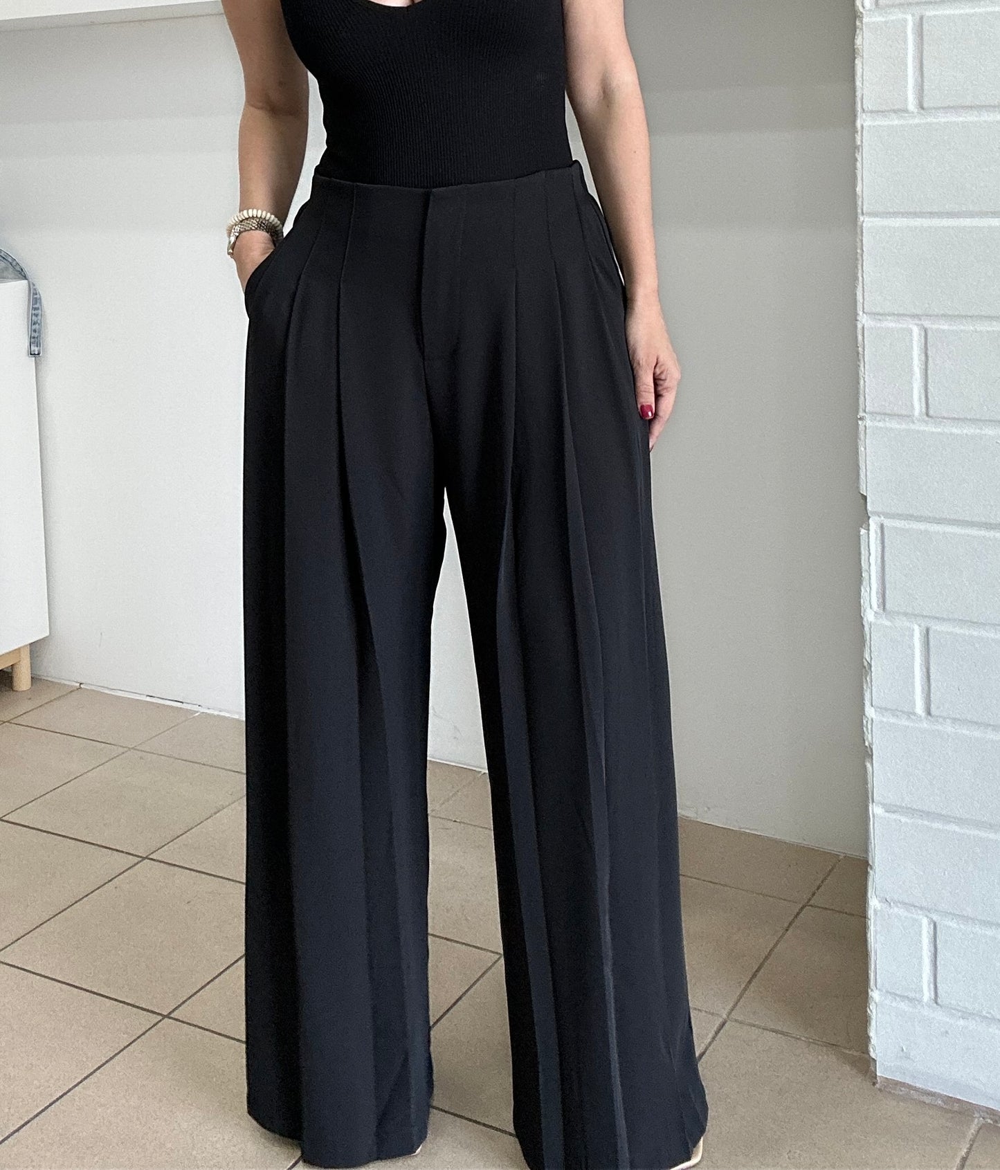 Pleated Wide Leg Pant