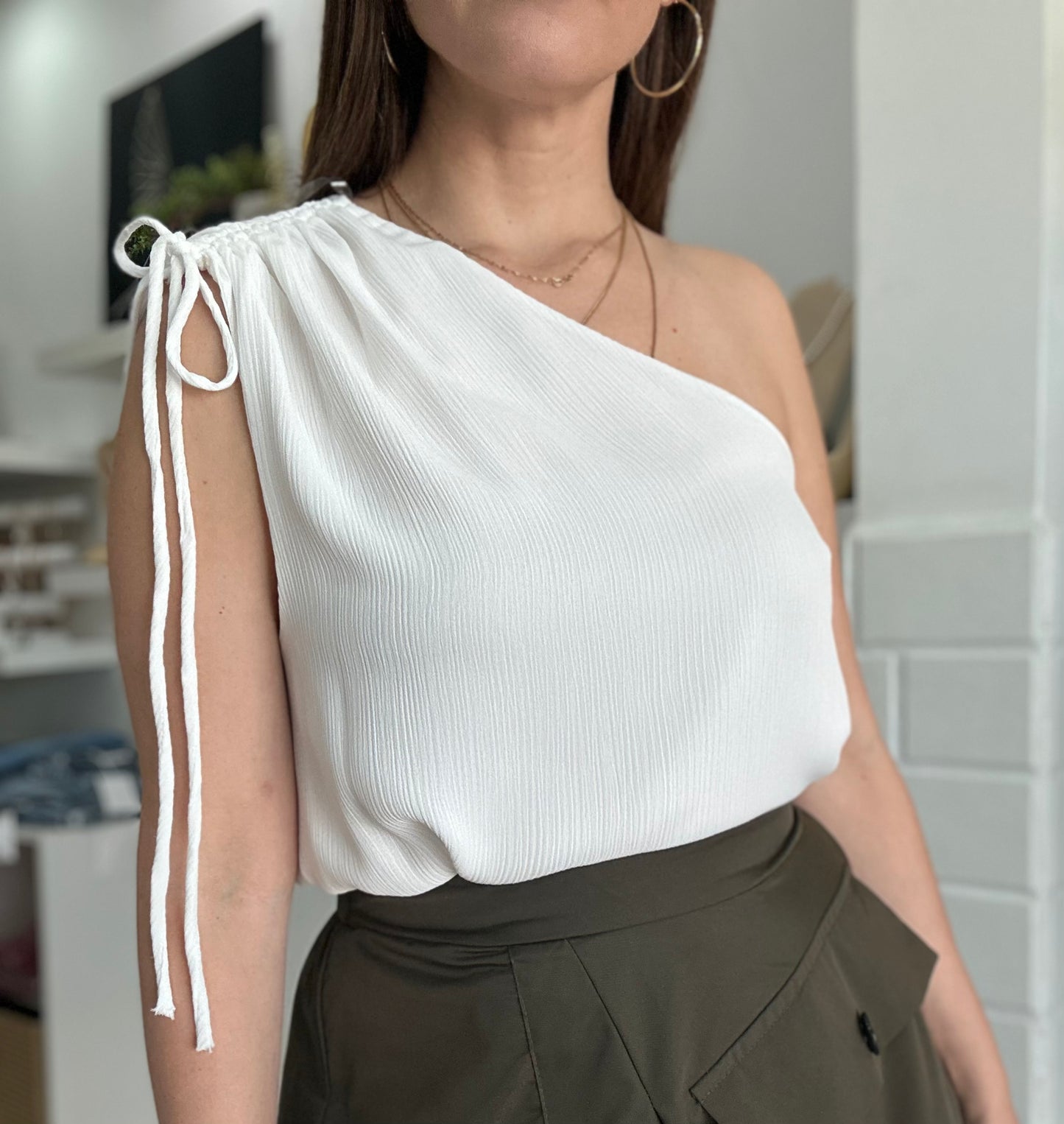 One shoulder Top