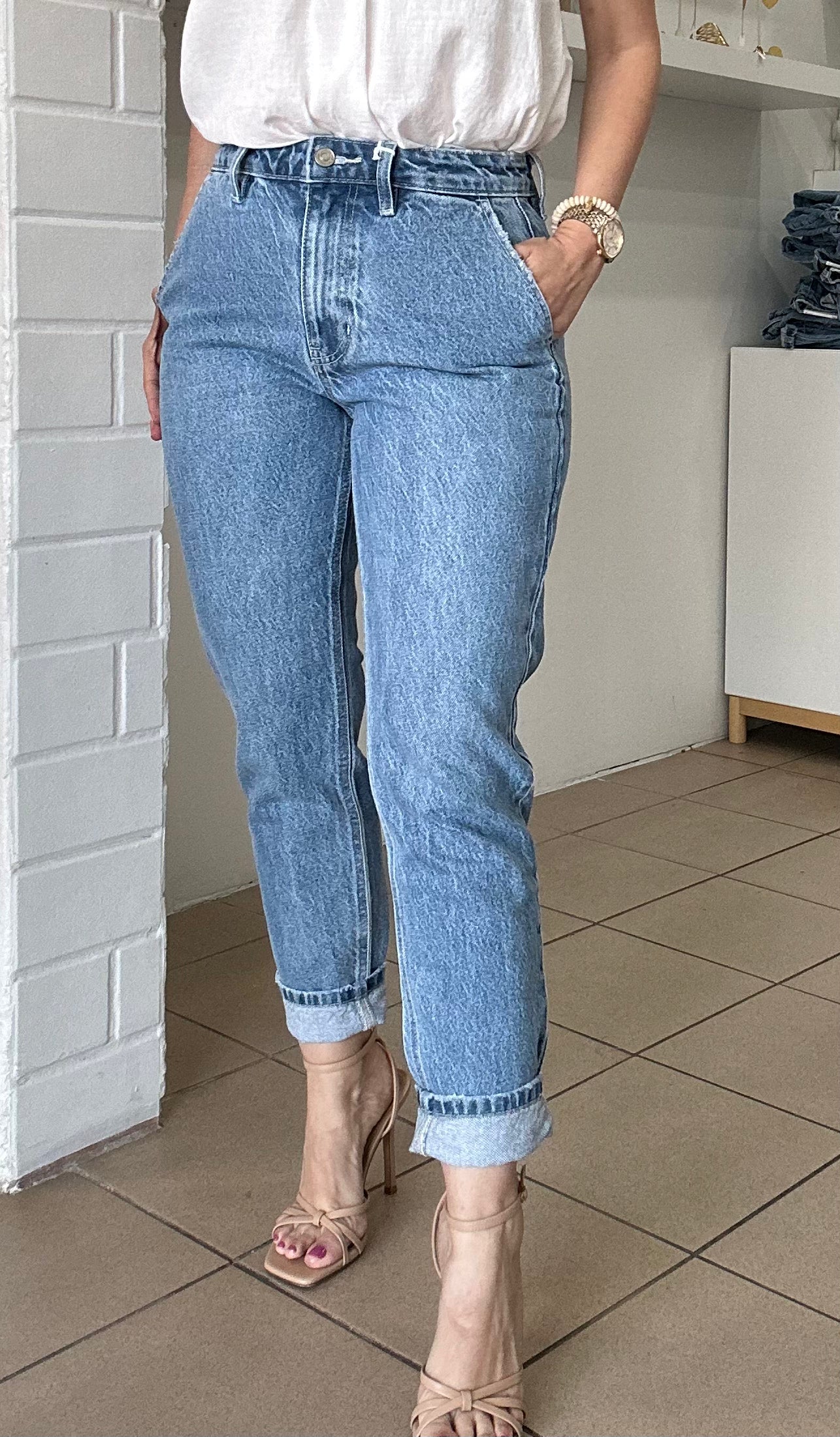 MoM Jean