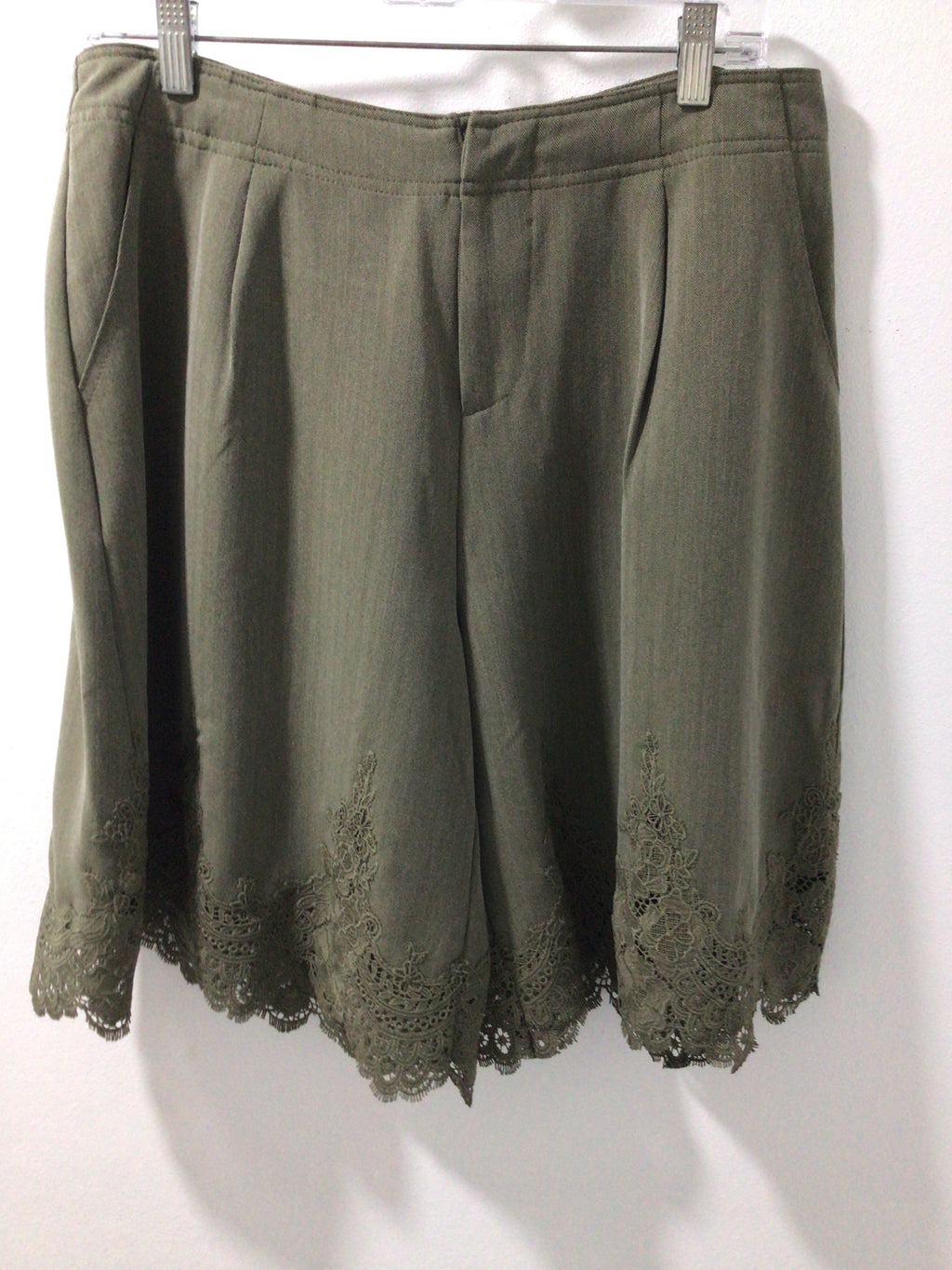 Lace Bermuda (Olive)