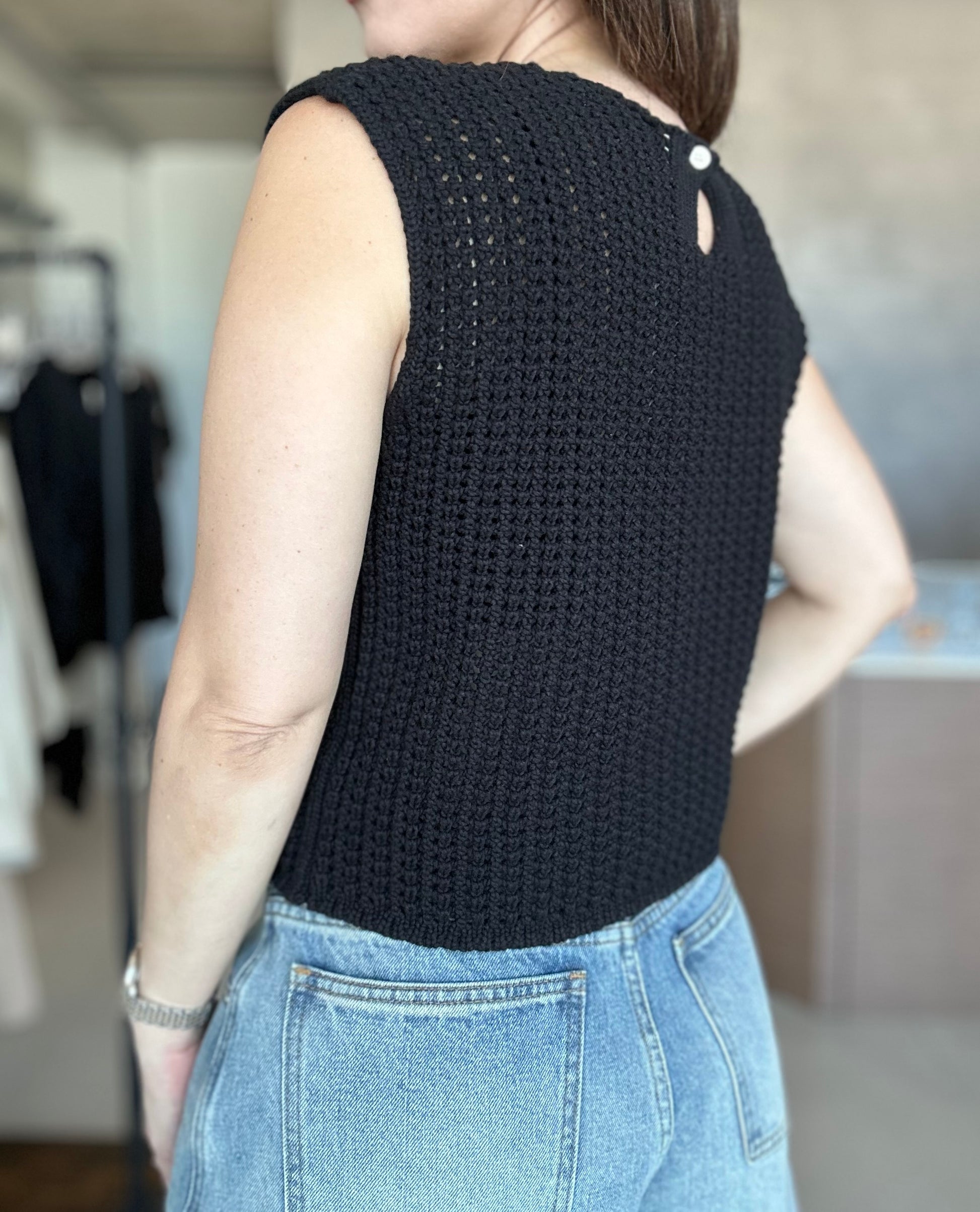 Knitted Sleeveless Sweater