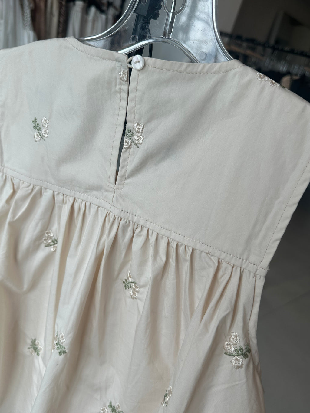 Tiny Floral Embroidery Blouse